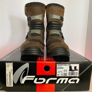 Mens Forma Adventure Low Boots.